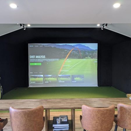 Golfers Dream Guest Suite With Onsite Golf Studio Available For Booking By Guests Strathkinness ภายนอก รูปภาพ