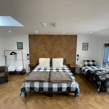 Golfers Dream Guest Suite With Onsite Golf Studio Available For Booking By Guests Strathkinness ภายนอก รูปภาพ