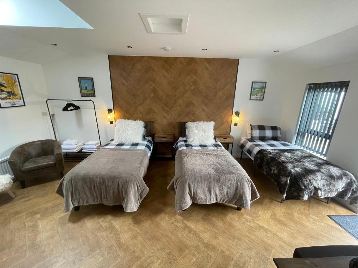 Golfers Dream Guest Suite With Onsite Golf Studio Available For Booking By Guests Strathkinness ภายนอก รูปภาพ